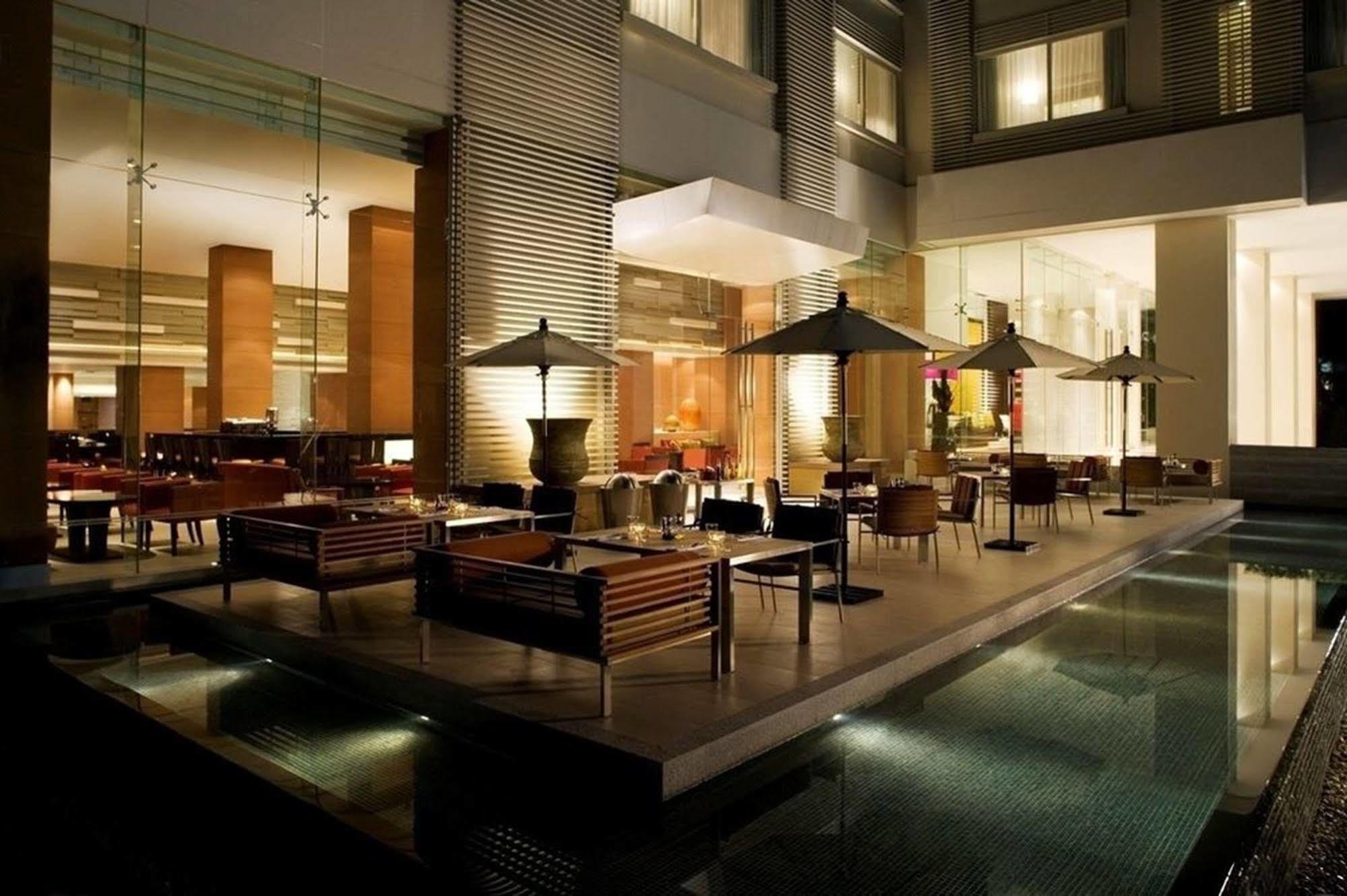 Hotel Courtyard By Marriott Bangkok Extérieur photo